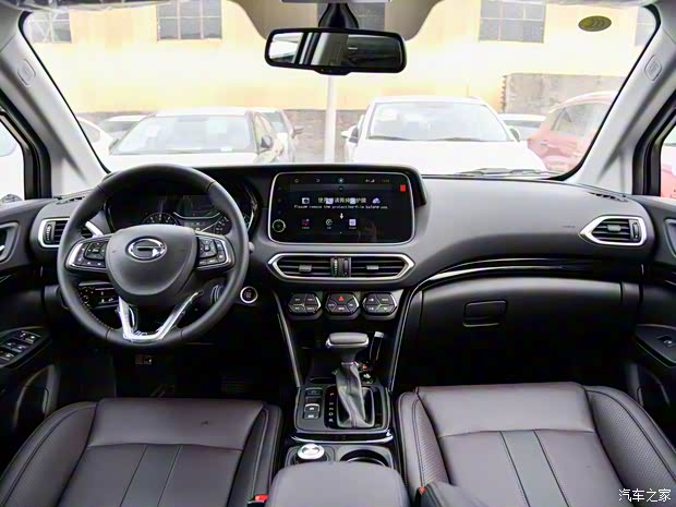 广汽乘用车 传祺GS4 2018款 235T 自动四驱至尊版 广汽乘用车 传祺GS4 2018款 235T 自动四驱至尊版