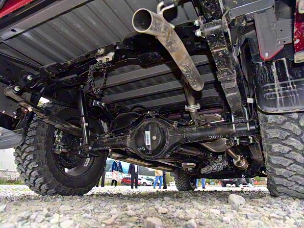 江淮汽车 悍途 2021款 2.0T商用版手动柴油四驱高配版标轴HFC4DB2-2E