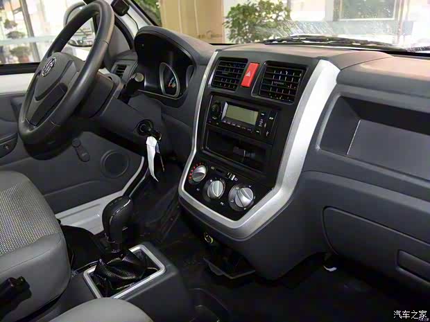 福汽新龙马 启腾M70EV 2017款 纯电动 厢式运输车2座