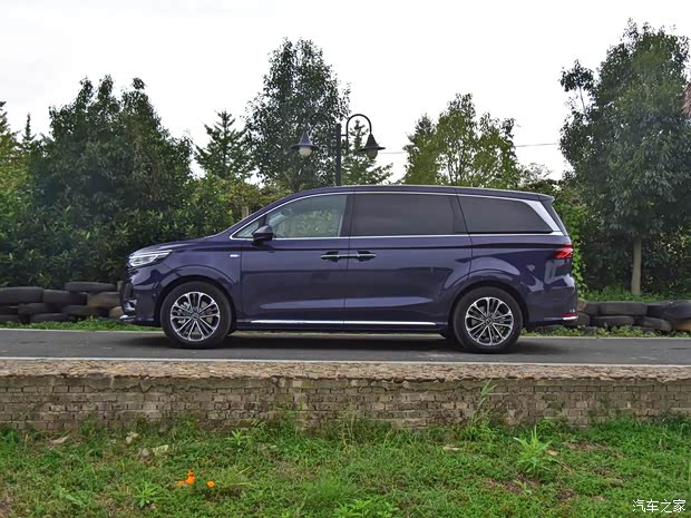 上汽集团 荣威iMAX8 2021款 400TGI 新赢家至尊版 上汽集团 荣威iMAX8 2021款 400TGI 新赢家至尊版