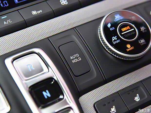 现代(进口) 帕里斯帝 2021款 3.8L 韩版展车 现代(进口) 帕里斯帝 2021款 3.8L 韩版展车