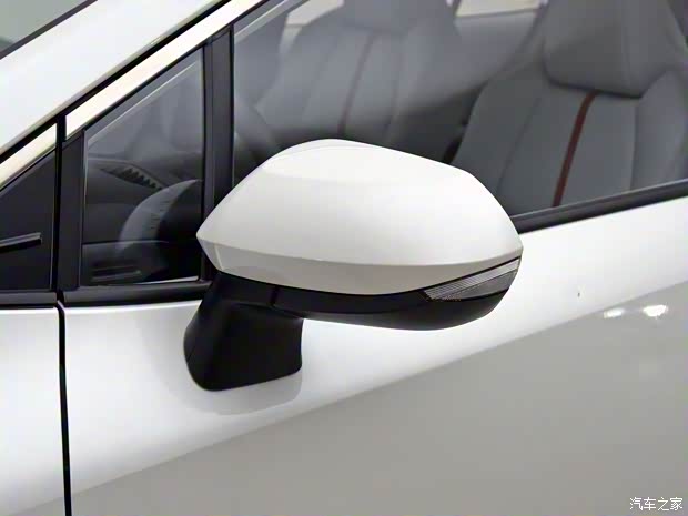 广汽丰田 雷凌 2020款 双擎 1.8H E-CVT运动版