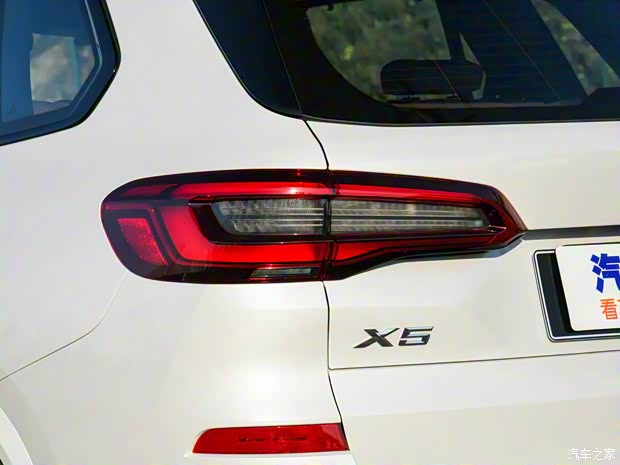 宝马(进口) 宝马X5 2019款 xDrive40i 尊享型 M运动套装 宝马(进口) 宝马X5 2019款 xDrive40i 尊享型 M运动套装