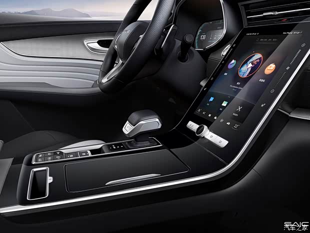 上汽集团 荣威RX5 MAX 2019款 400TGI 自动Ali智联智臻版