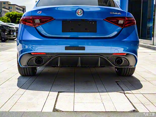 阿爾法·羅密歐 Giulia 2022款 2.0T 280HP Veloce 賽道版