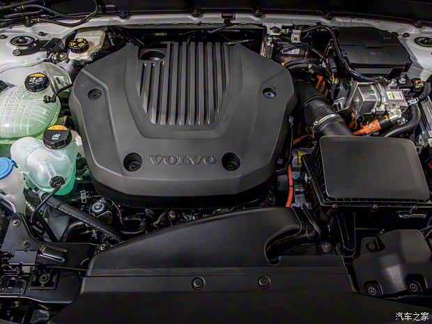 沃尔沃(进口) 沃尔沃XC40新能源(进口) 2020款 T5 Plug-in R-Design 英国版 沃尔沃(进口) 沃尔沃XC40新能源(进口) 2020款 T5 Plug-in R-Design 英国版