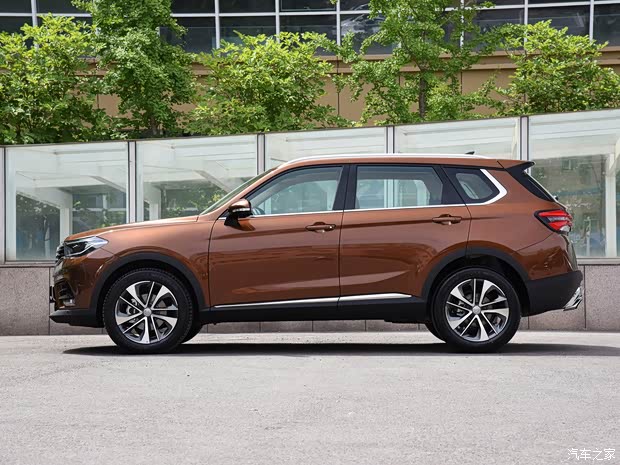 华晨中华 中华V7 2018款 280T 自动旗舰型 5座 华晨中华 中华V7 2018款 280T 自动旗舰型 5座