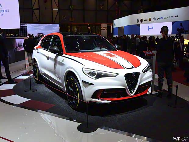 阿尔法·罗密欧 Stelvio 2019款 Quadrifoglio QV赛车版