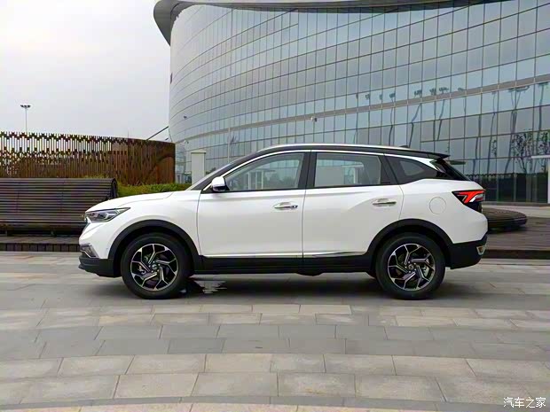 東風(fēng)乘用車 東風(fēng)風(fēng)神AX7 2019款 基本型 東風(fēng)乘用車 東風(fēng)風(fēng)神AX7 2019款 基本型