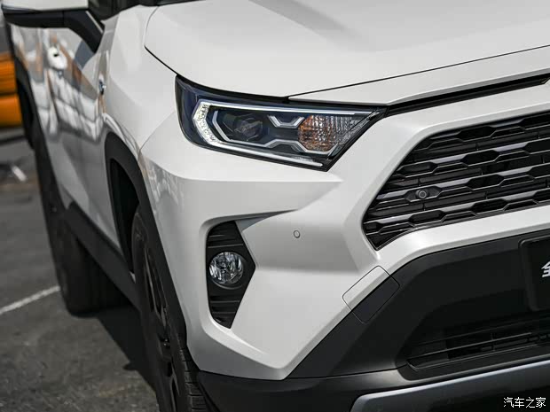 一汽丰田 RAV4荣放 2020款 双擎 2.5L E-CVT四驱旗舰版
