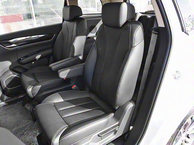 比亚迪 宋MAX 2019款 自动智联睿动型 6座