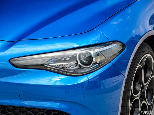 阿爾法·羅密歐 Giulia 2022款 2.0T 280HP Veloce 賽道版