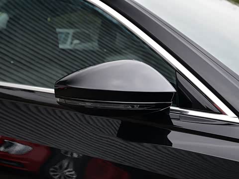 2019款 Plus A8L 50 TFSI quattro 舒适型 2019款 Plus A8L 50 TFSI quattro 舒适型