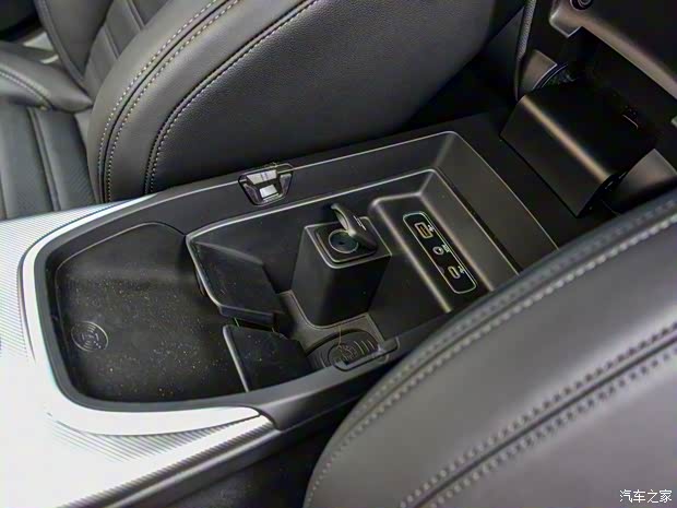 阿爾法·羅密歐 Giulia 2022款 2.0T 280HP Veloce 賽道版