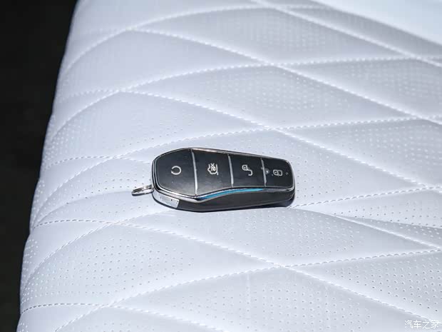 比亚迪 海豹 2022款 700km 长续航后驱版