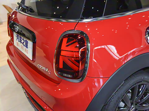 2021款 2.0T COOPER S 经典派 2021款 2.0T COOPER S 经典派