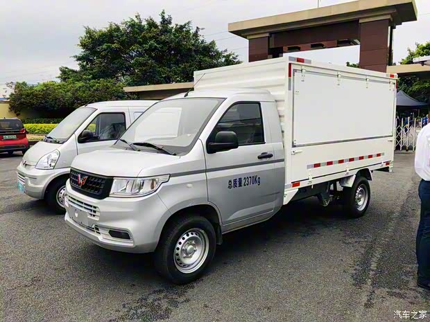 五菱工業(yè) 五菱榮光新卡翼開啟 2020款 1.8L單排翼開啟LJ479Q6