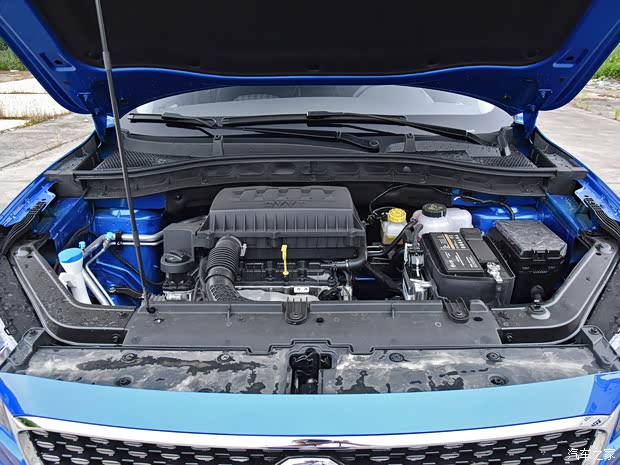 上汽集團(tuán) 名爵ZS 2018款 1.5L 手動(dòng)65寸巨幕天窗版