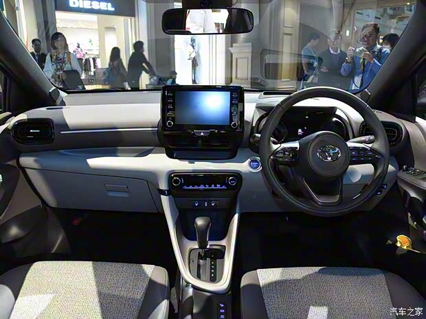 丰田(进口) YARiS(海外) 2020款 日版 基本型