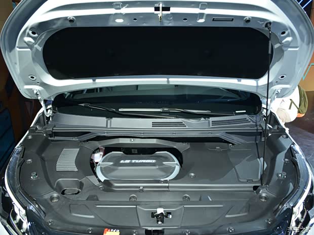 上汽大通 上汽MAXUS EUNIQ 5 2020款 1.3T PLUG IN 豪華版