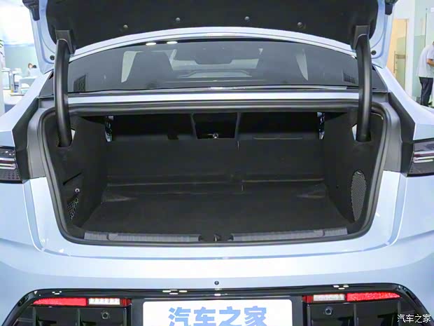 比亚迪 海豹 2022款 700km 长续航后驱版