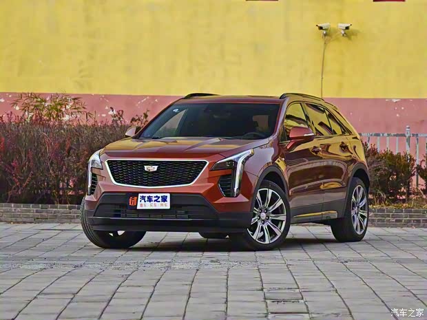 上汽通用凱迪拉克 凱迪拉克XT4 2018款 28T 四驅(qū)鉑金運(yùn)動(dòng)版