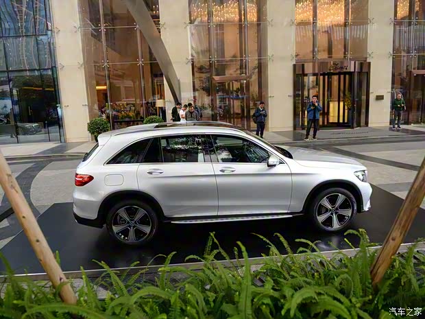北京奔驰 奔驰GLC 2019款 GLC 300 L 4MATIC 豪华型