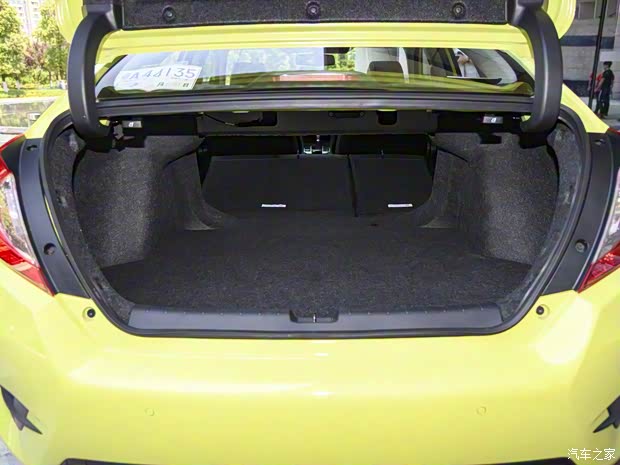 东风本田 思域 2019款 220TURBO CVT燃擎版