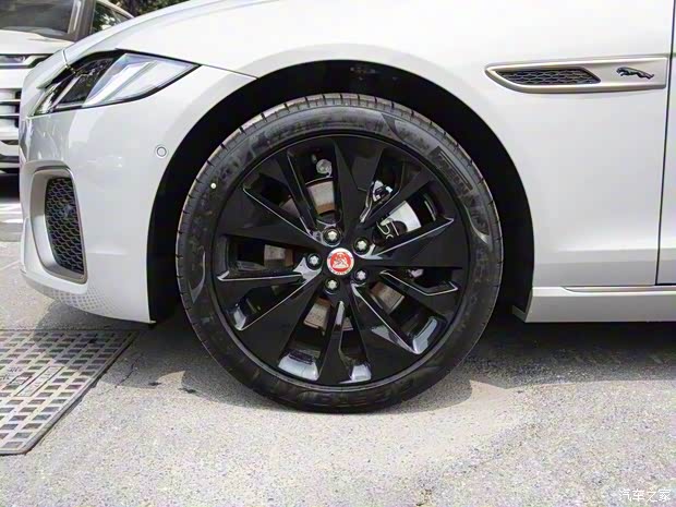 奇瑞捷豹路虎 捷豹XFL 2023款 XFL 2.0T P250 兩驅(qū)尊享豪華版