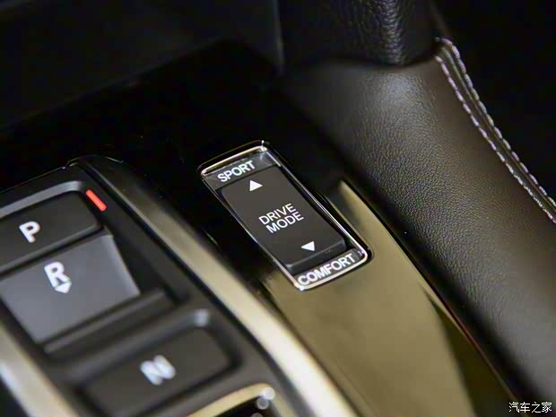 东风本田 本田UR-V 2017款 370TURBO 四驱尊享版