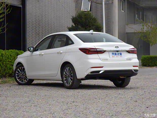 长安福特 福睿斯 2021款 1.5L 自动荣耀版