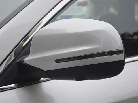 2017款 蓝标 1.5T 手动两驱尊贵型 2017款 蓝标 1.5T 手动两驱尊贵型