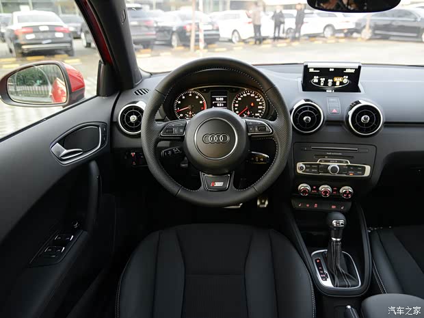 奥迪(进口) 奥迪A1 2016款 30 TFSI Sportback豪华型