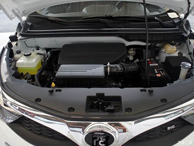 比亚迪 元 2017款 1.5L 手动酷炫时尚型