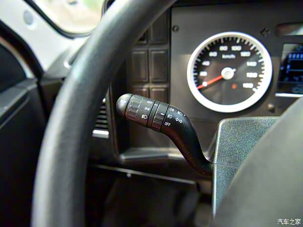 南京依維柯 Turbo Daily 2017款 2.8T A35客車中頂11座43S5