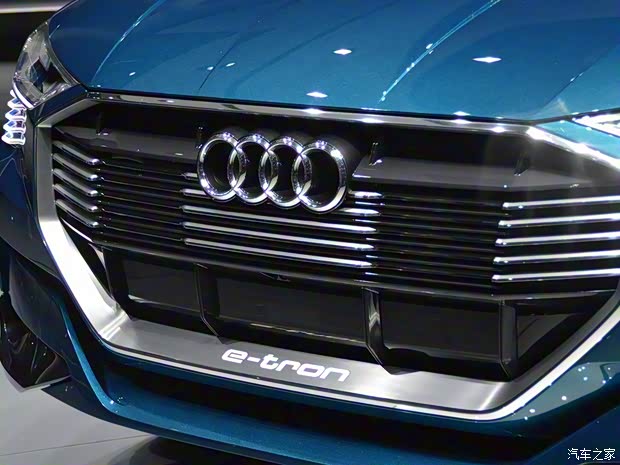 奧迪(進(jìn)口) e-tron quattro 2016款 概念版