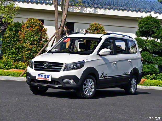 福汽新龍馬 啟騰V60 2017款 1.5L 豪華型