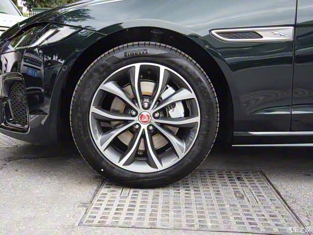 奇瑞捷豹路虎 捷豹XFL 2023款 XFL 2.0T P250 兩驅(qū)精英運動版