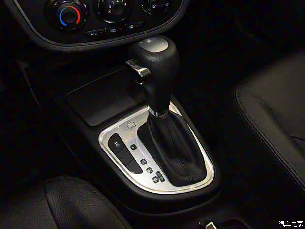 天津一汽 骏派D60 2016款 1.8L 自动尊贵型