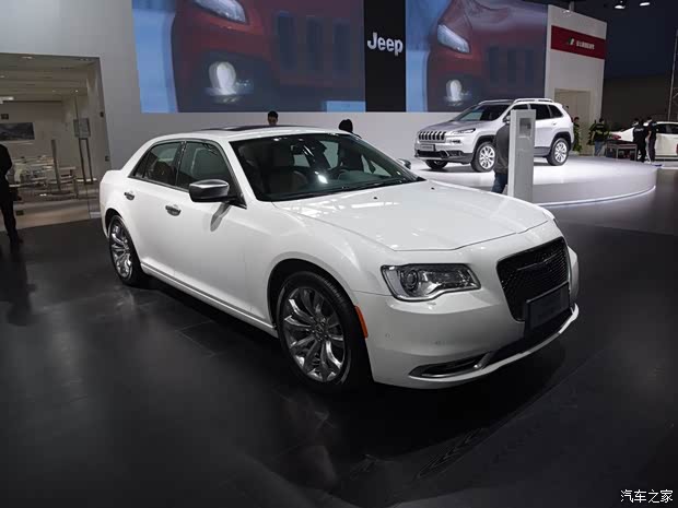 克莱斯勒(进口) 克莱斯勒300C(进口) 2016款 3.6L 尊崇版 克莱斯勒(进口) 克莱斯勒300C(进口) 2016款 3.6L 尊崇版