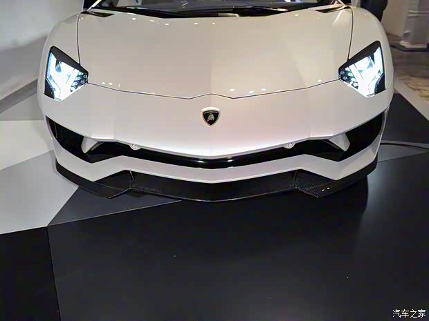 蘭博基尼 Aventador 2017款 AVENTADOR S