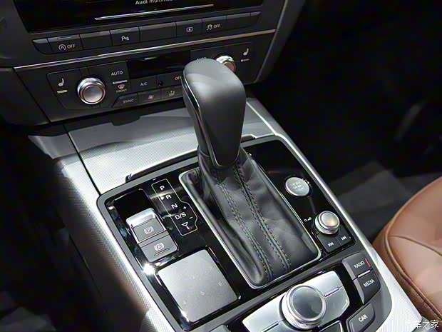 一汽-大眾奧迪 奧迪A6L 2018款 30周年年型 35 TFSI 運(yùn)動(dòng)型