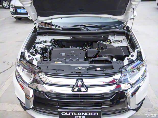 广汽三菱 欧蓝德 2016款 2.4L 四驱尊贵版 7座