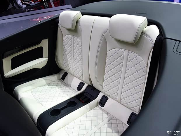 奥迪(进口) 奥迪S5 2017款 S5 3.0T Cabriolet 奥迪(进口) 奥迪S5 2017款 S5 3.0T Cabriolet