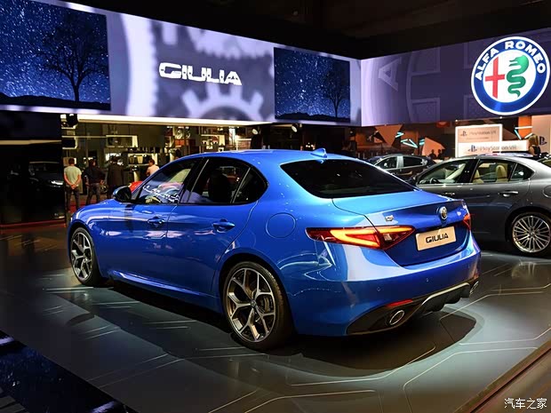 阿尔法罗密欧 Giulia 2016款 Veloce 阿尔法罗密欧 Giulia 2016款 Veloce