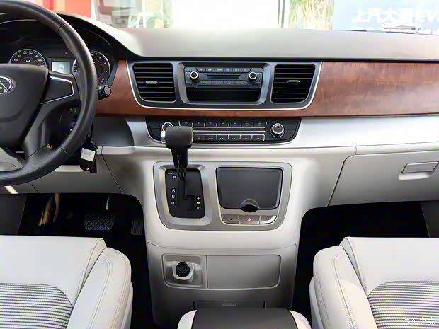 上汽大通 上汽大通G10 2016款 2.0T 自动精英版 上汽大通 上汽大通G10 2016款 2.0T 自动精英版