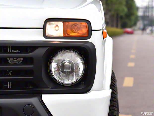 拉达汽车 泥瓦 2017款 基本型