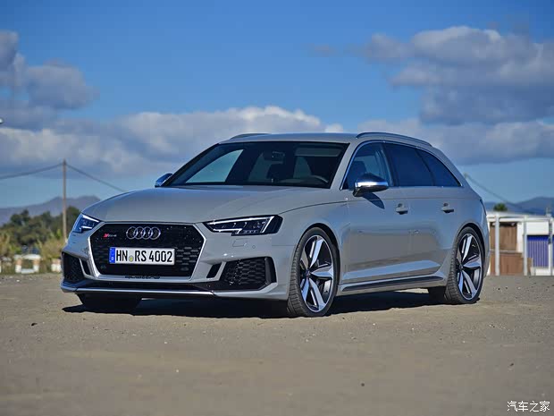 Audi Sport 奥迪RS 4 2018款  RS 4 2.9T Avant Audi Sport 奥迪RS 4 2018款  RS 4 2.9T Avant