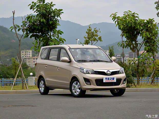 福汽新龙马 启腾EX80 2015款 1.5L 精英型