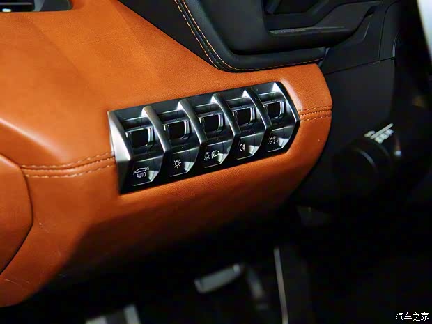 蘭博基尼 Aventador 2017款 AVENTADOR S